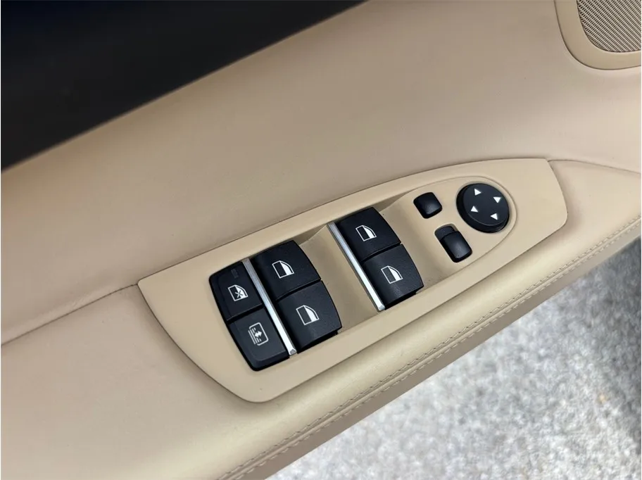 BMW 7 Series photo 23