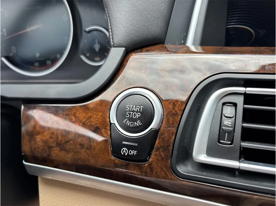 BMW 7 Series photo 30