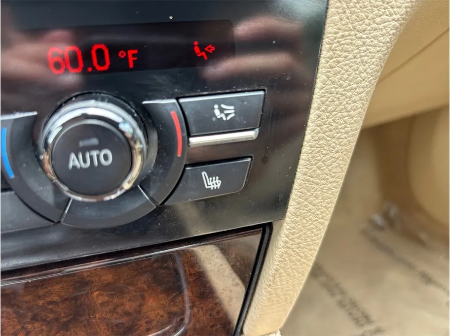 BMW 7 Series photo 35