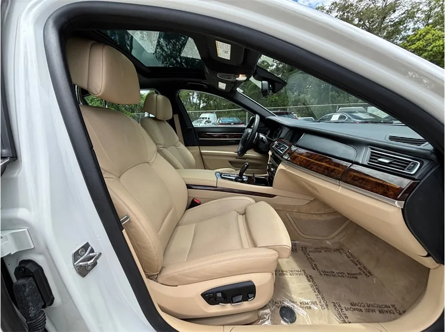 BMW 7 Series photo 45