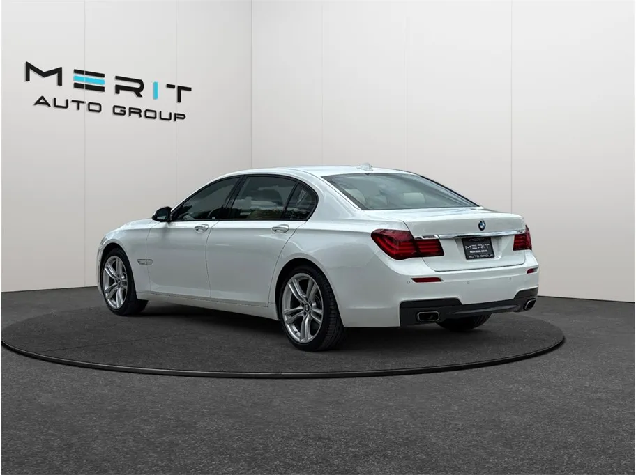 BMW 7 Series photo 7