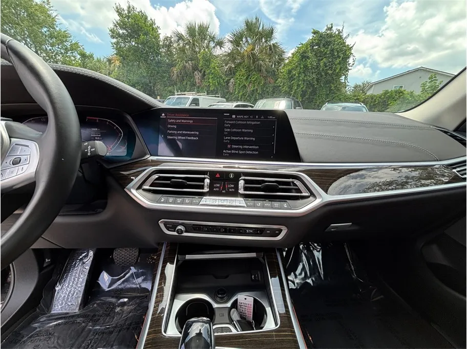 BMW X7 photo 11