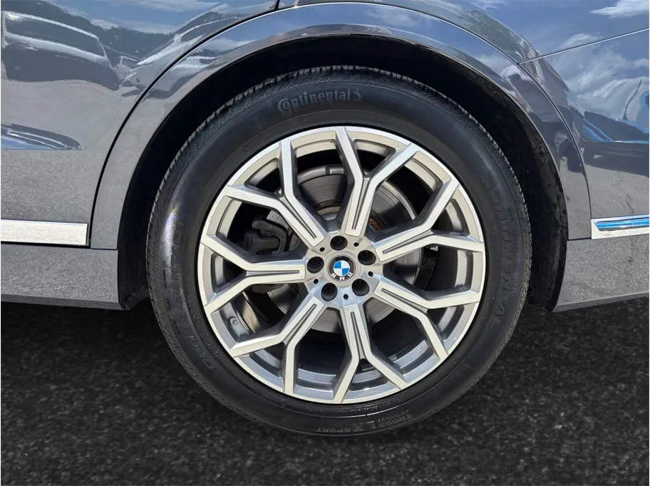 BMW X7 photo 16