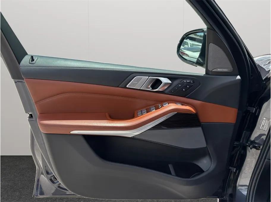 BMW X7 photo 24