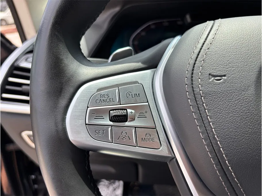 BMW X7 photo 30