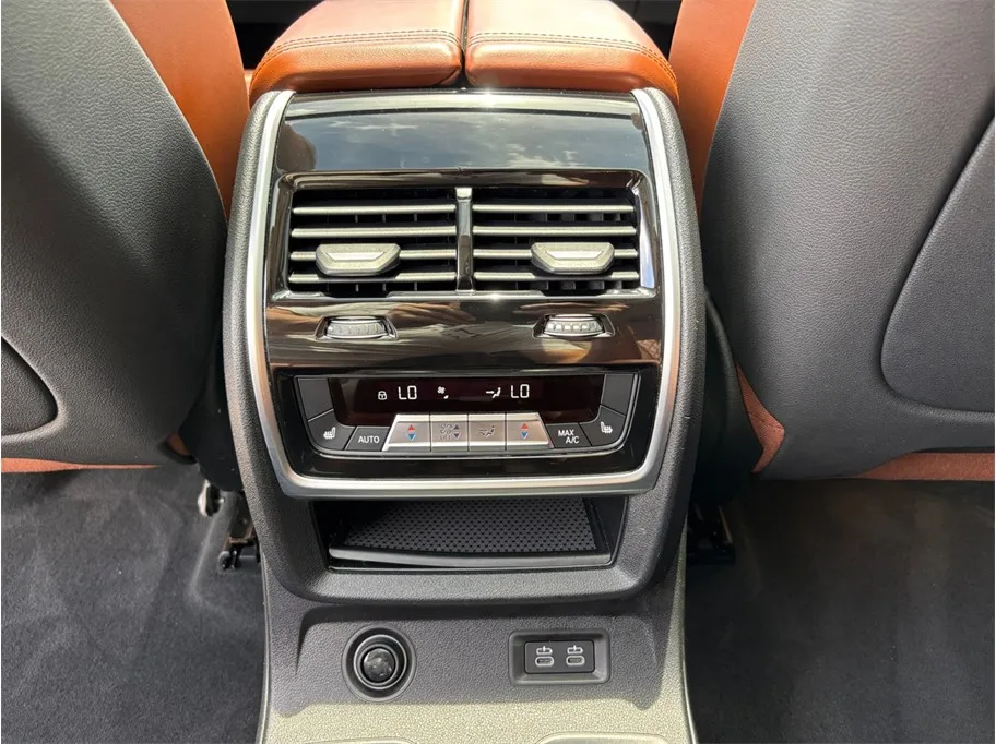 BMW X7 photo 45