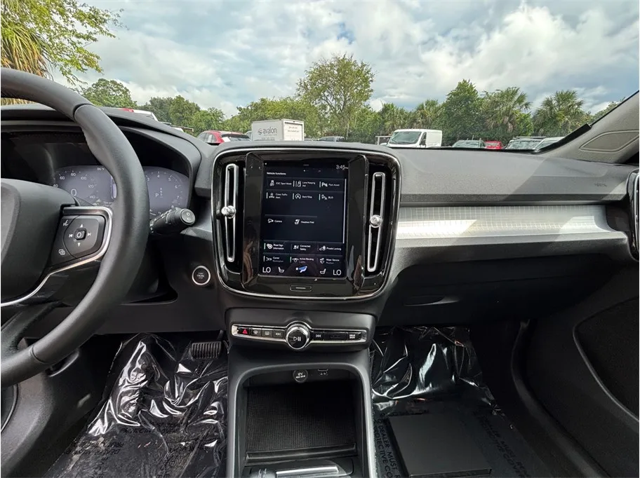 Volvo XC40 photo 11