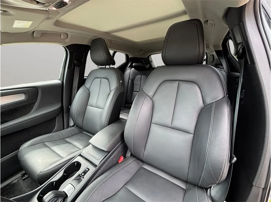 Volvo XC40 photo 19