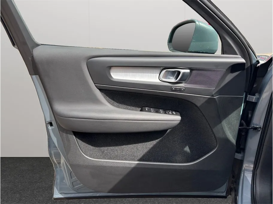 Volvo XC40 photo 21