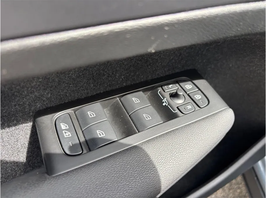 Volvo XC40 photo 22