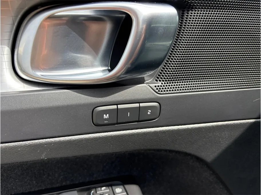Volvo XC40 photo 23