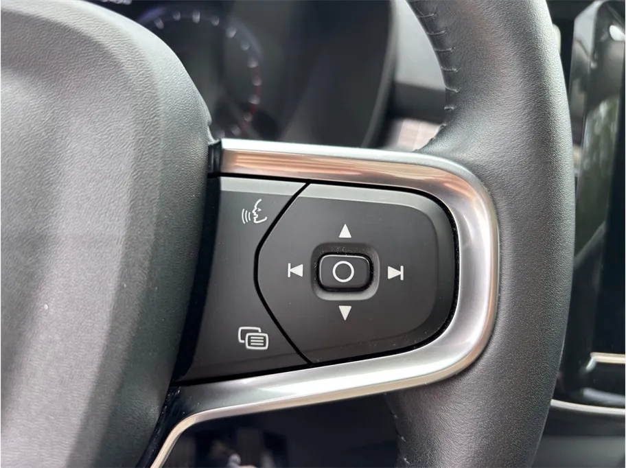 Volvo XC40 photo 27