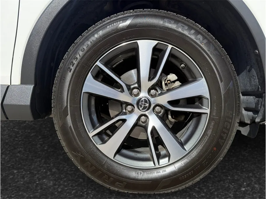 Toyota RAV4 photo 13