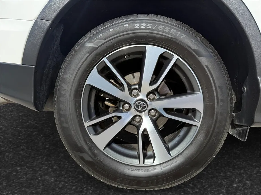 Toyota RAV4 photo 15