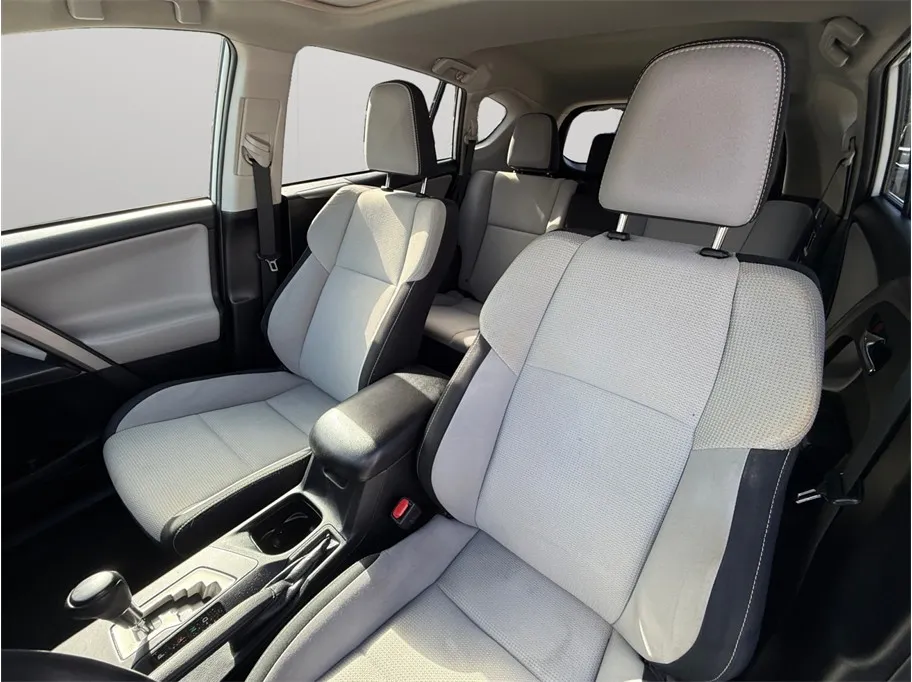 Toyota RAV4 photo 19