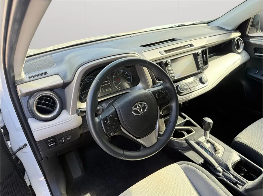 Toyota RAV4 photo 6