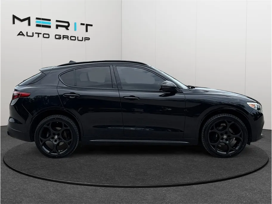 Alfa Romeo Stelvio photo 10