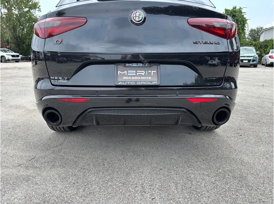 Alfa Romeo Stelvio photo 17