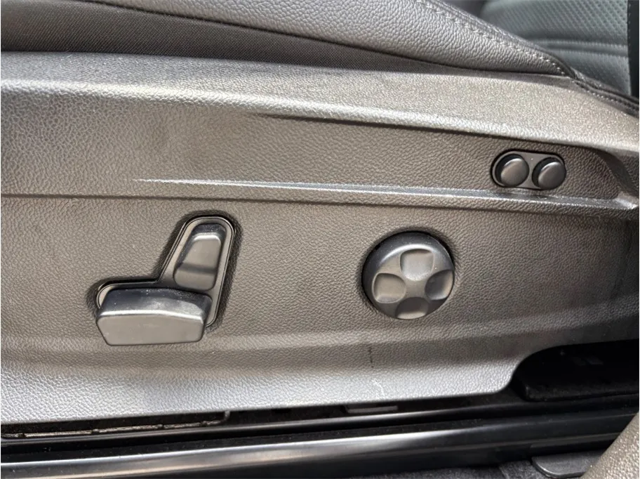 Alfa Romeo Stelvio photo 21