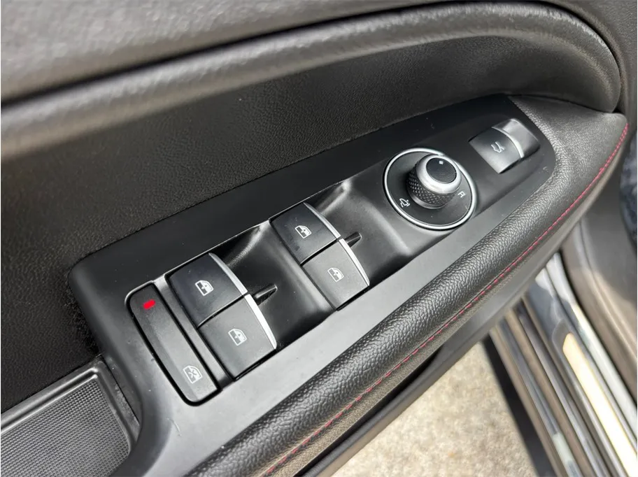 Alfa Romeo Stelvio photo 23