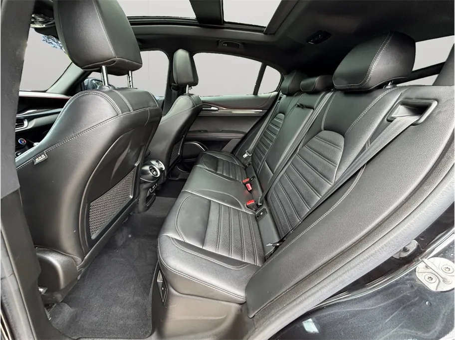 Alfa Romeo Stelvio photo 41