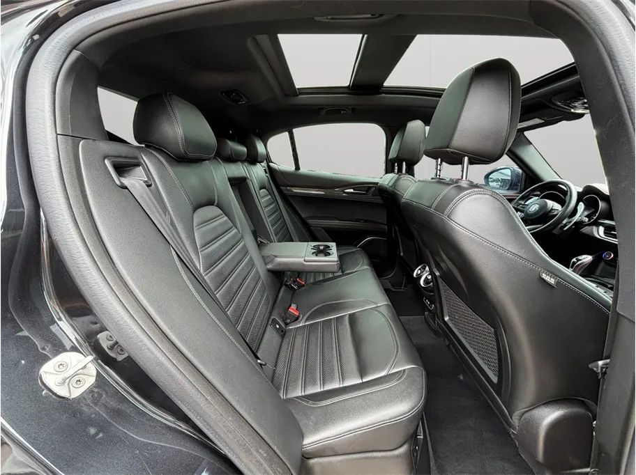 Alfa Romeo Stelvio photo 46