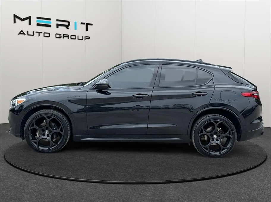 Alfa Romeo Stelvio photo 5