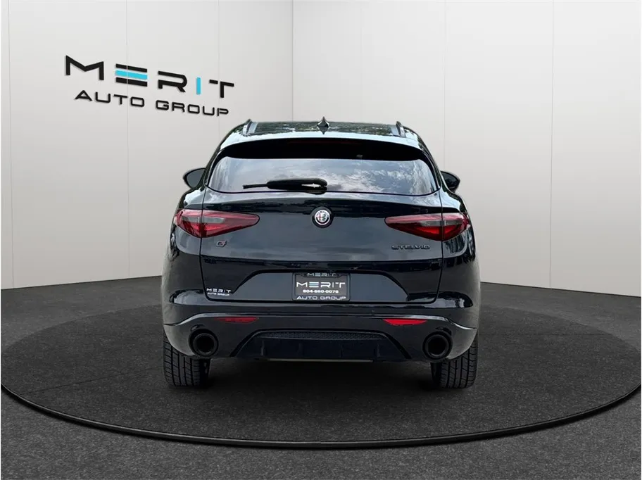 Alfa Romeo Stelvio photo 8