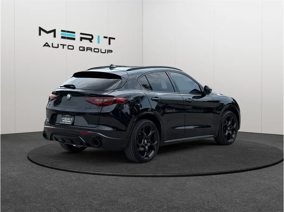 Alfa Romeo Stelvio photo 9