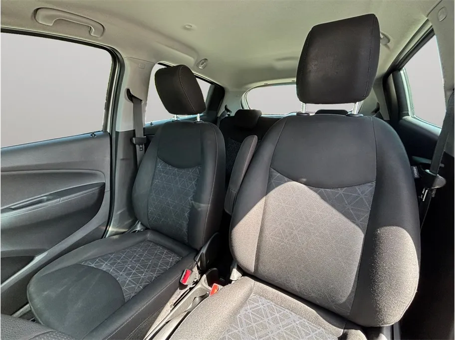 Chevrolet Spark photo 14