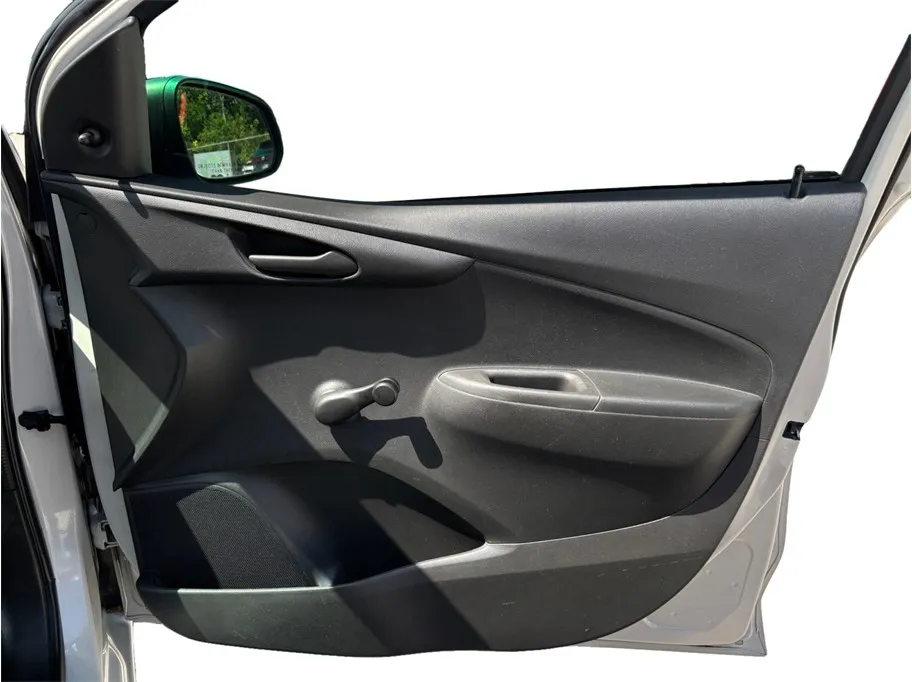 Chevrolet Spark photo 35