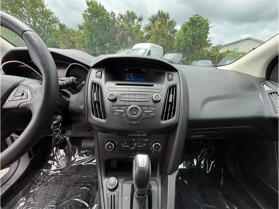 Ford Focus photo 11