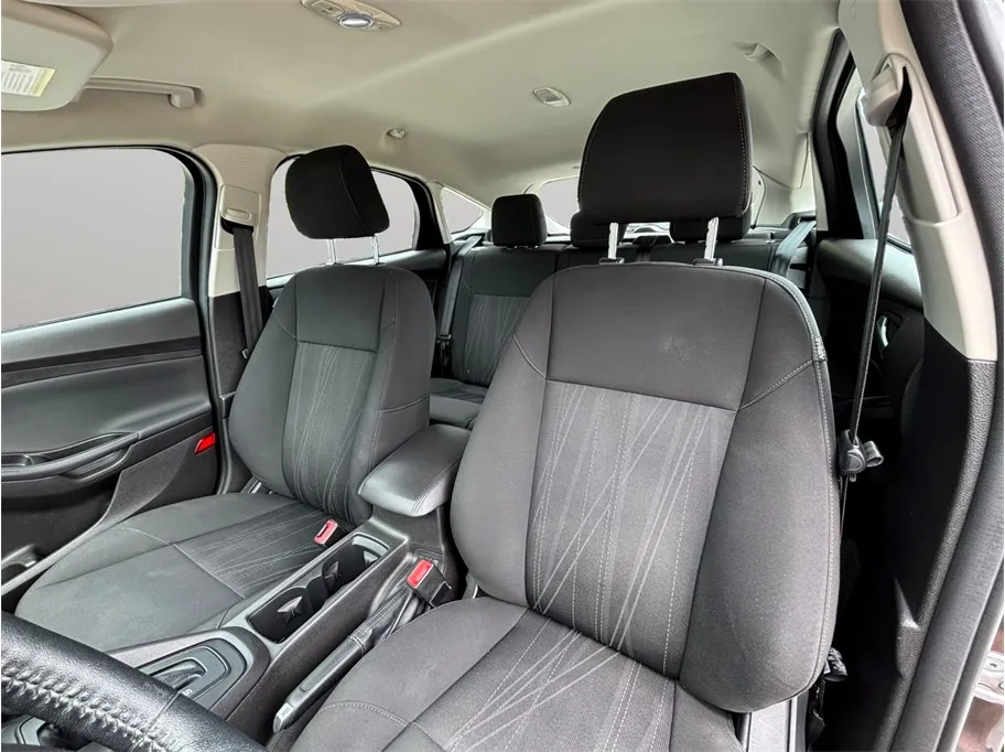 Ford Focus photo 12