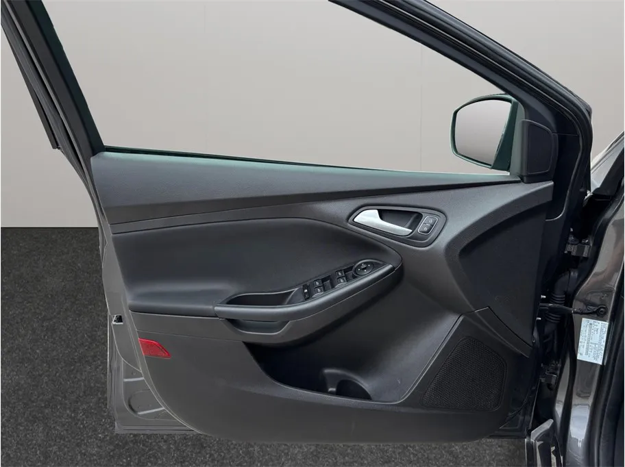 Ford Focus photo 13