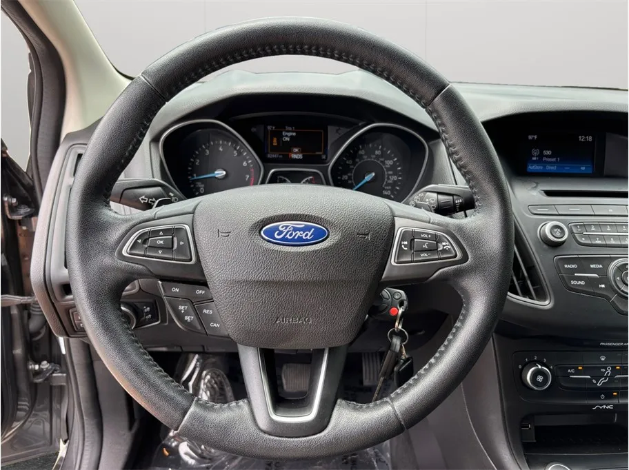 Ford Focus photo 16