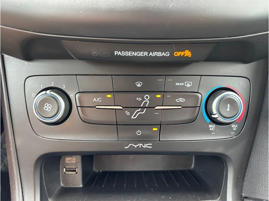 Ford Focus photo 21