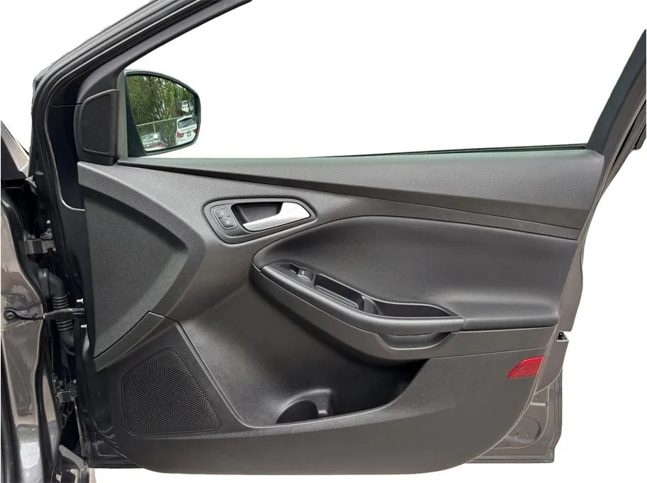 Ford Focus photo 29