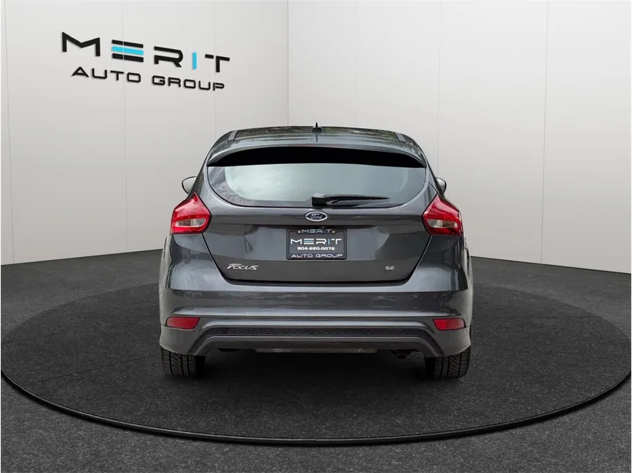 Ford Focus photo 8