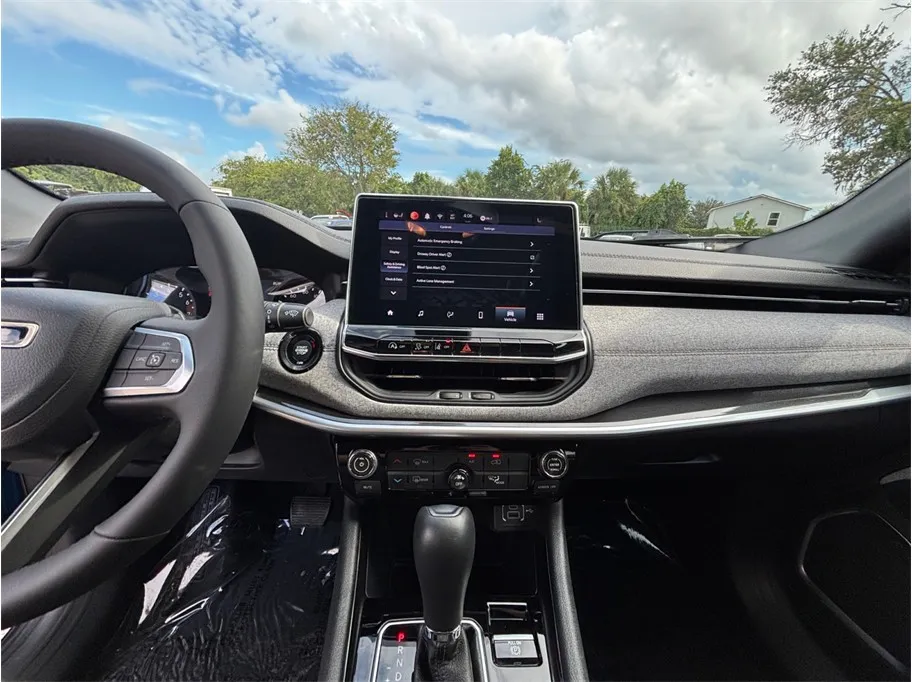 Jeep Compass photo 11