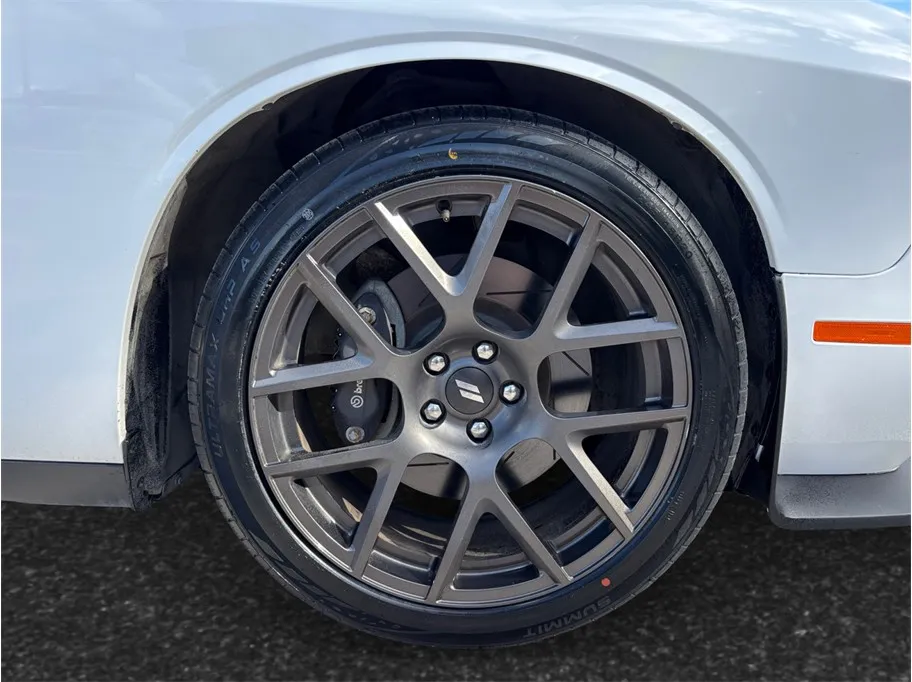 Dodge Challenger photo 12
