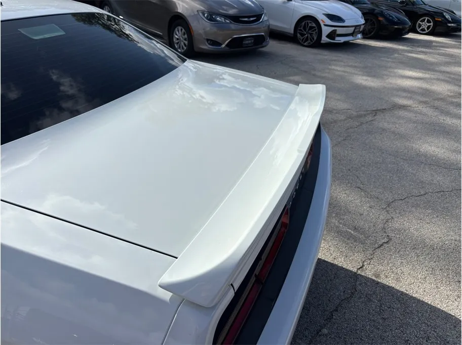 Dodge Challenger photo 16