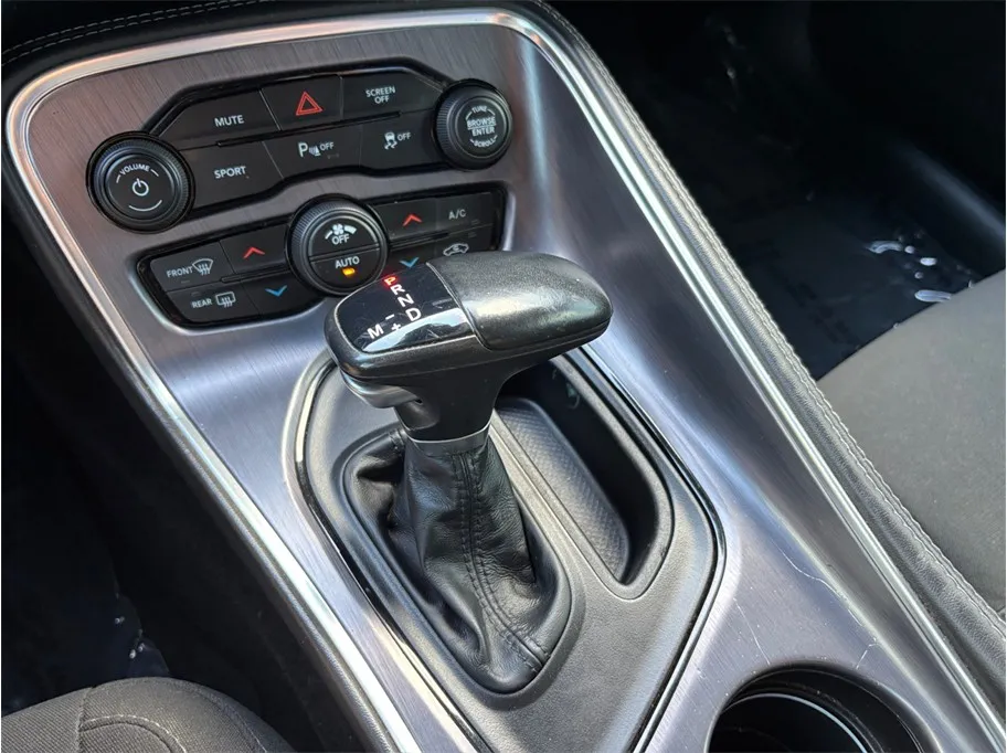 Dodge Challenger photo 32