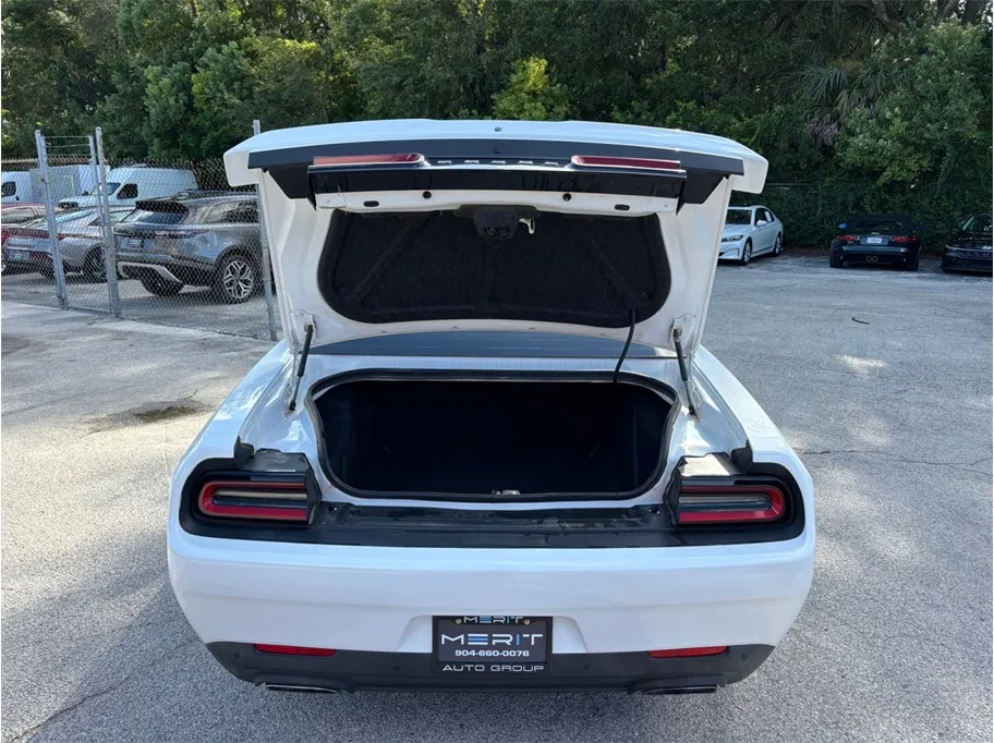 Dodge Challenger photo 38