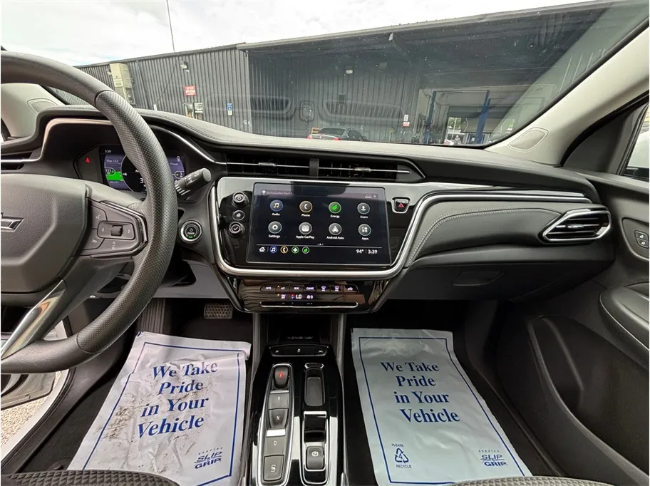 Chevrolet Bolt EUV photo 11