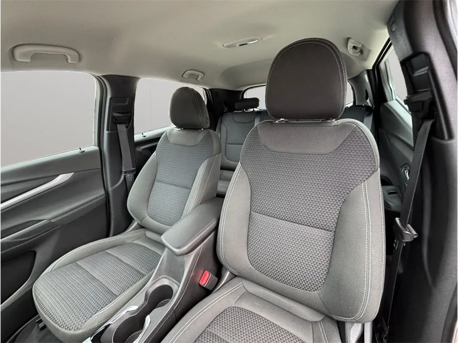 Chevrolet Bolt EUV photo 16