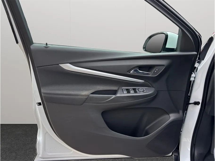 Chevrolet Bolt EUV photo 17