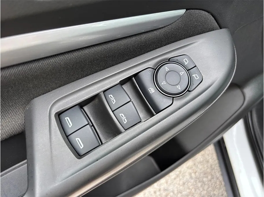 Chevrolet Bolt EUV photo 18