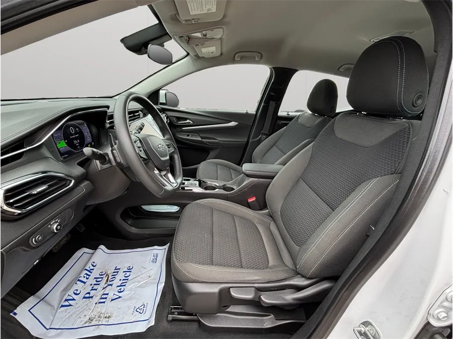 Chevrolet Bolt EUV photo 2