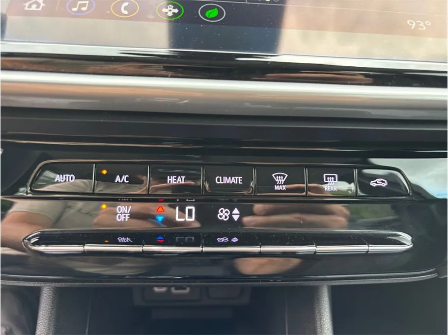 Chevrolet Bolt EUV photo 27