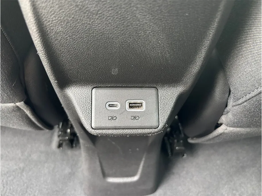 Chevrolet Bolt EUV photo 34